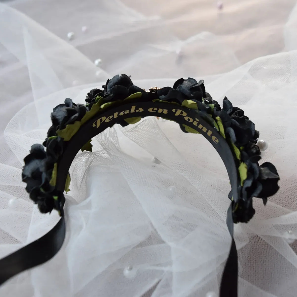 Noir Élégance Bun Wrap