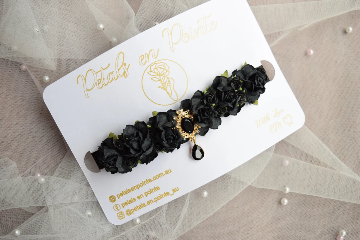 Noir Élégance Bun Wrap