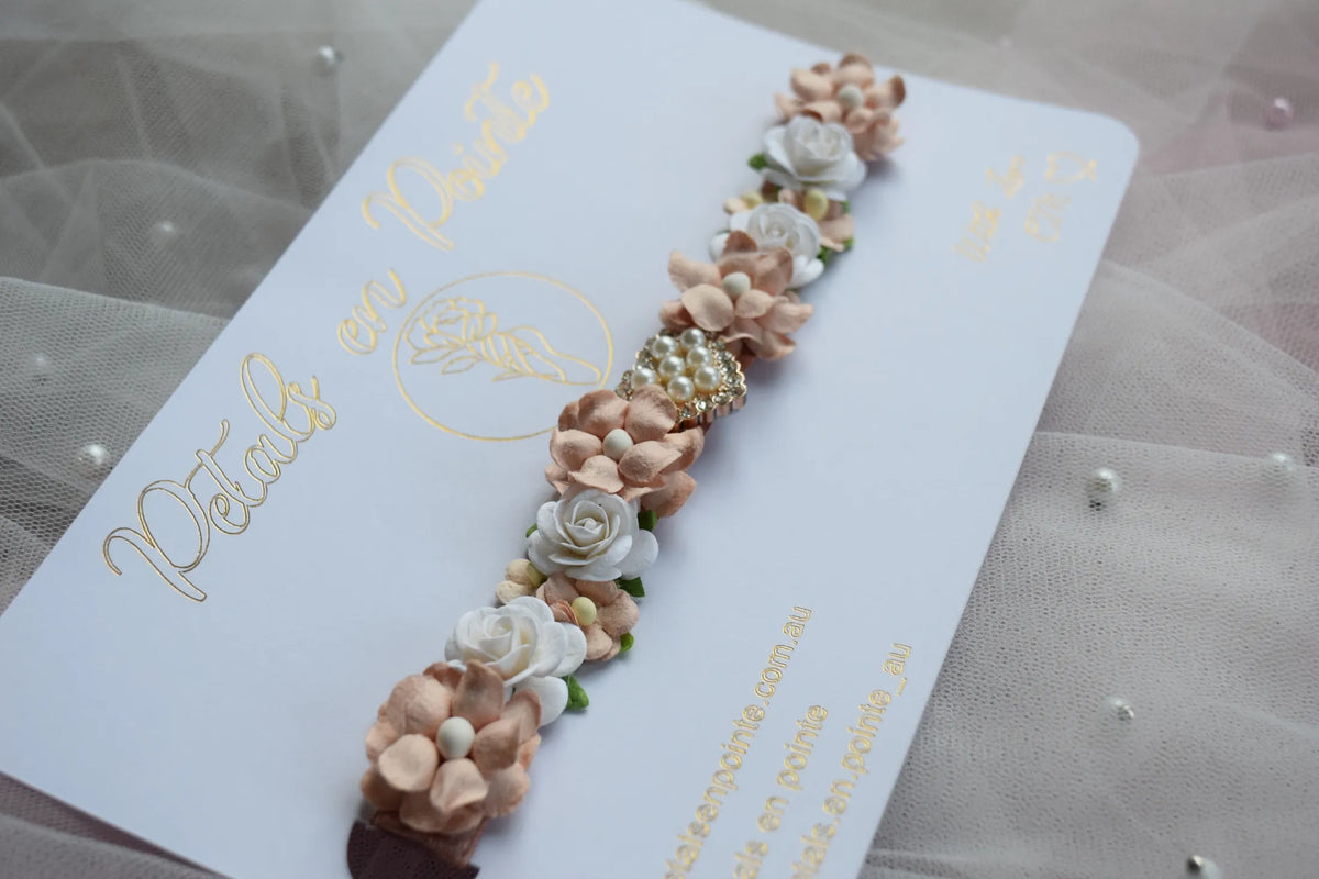 Blush Élégance Bun Wrap - Petals en Pointe