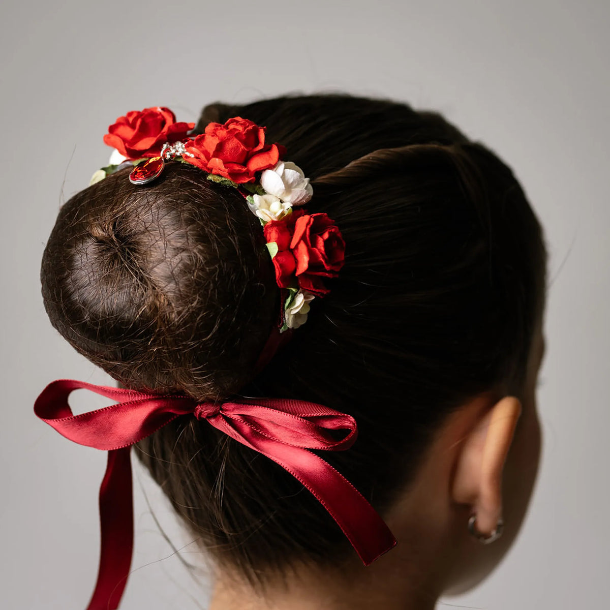 Crimson Éclat Bun Wrap - Petals en Pointe