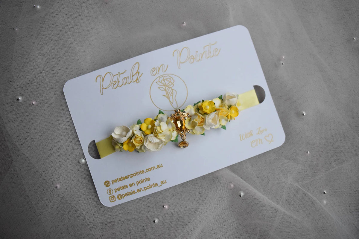 Golden Bloom Bun Wrap - Petals en Pointe