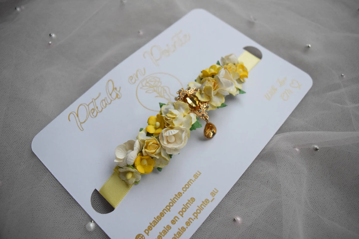 Golden Bloom Bun Wrap - Petals en Pointe