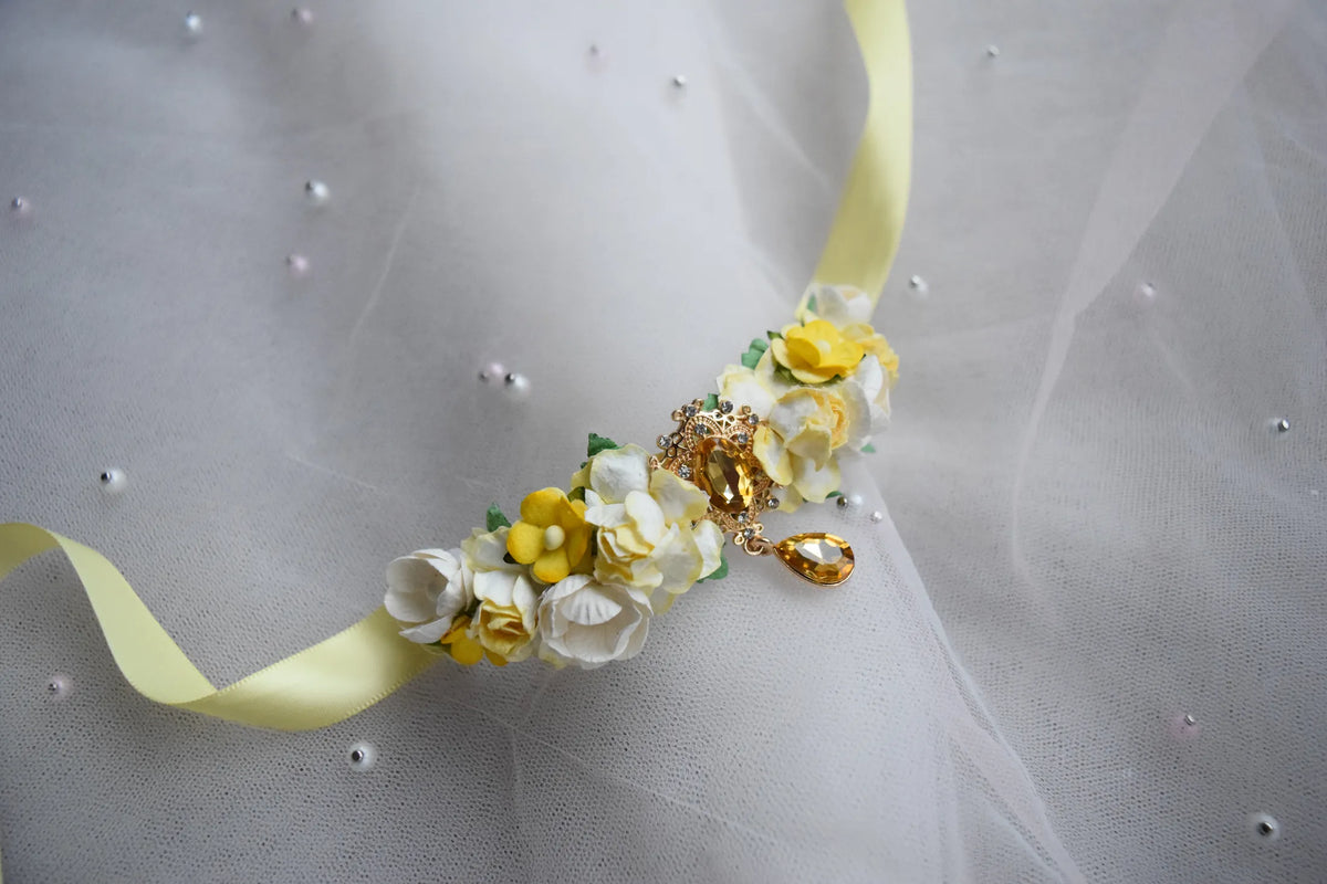 Golden Bloom Bun Wrap - Petals en Pointe