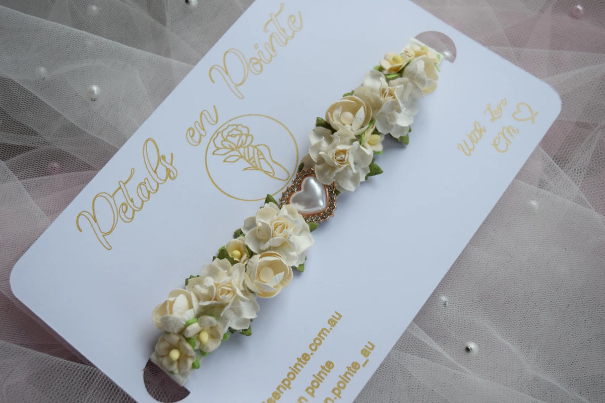 Ivory Amour Bun Wrap - Petals en Pointe