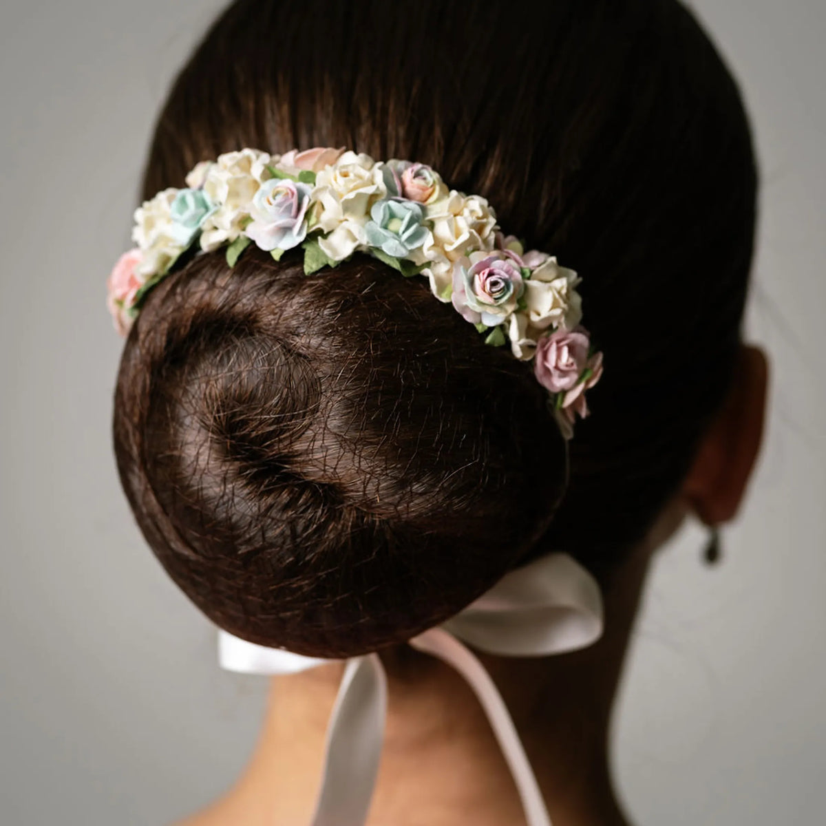 Ivory Pastelle Bun Wrap - Petals en Pointe