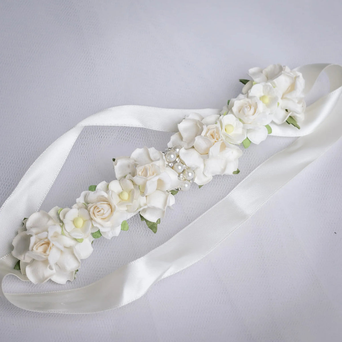 Ivory Pearl Couronne Bun Wrap - Petals en Pointe