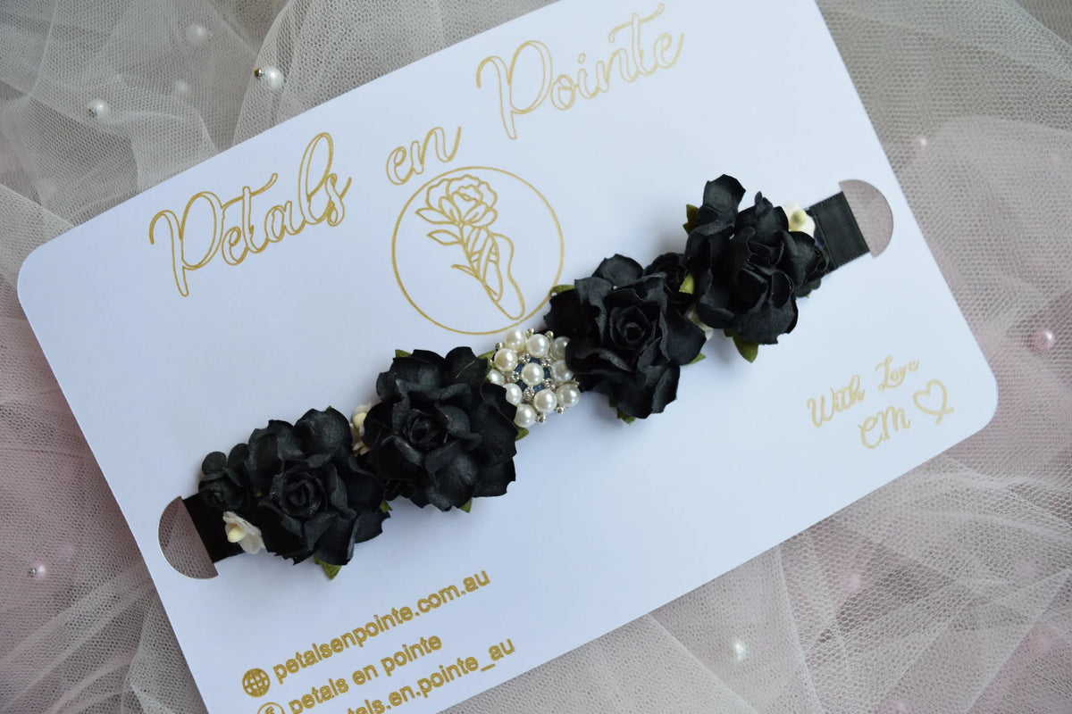 Noir Étoile Bun Wrap - Petals en Pointe