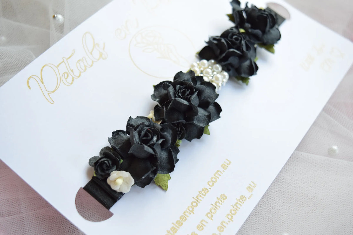 Noir Étoile Bun Wrap - Petals en Pointe