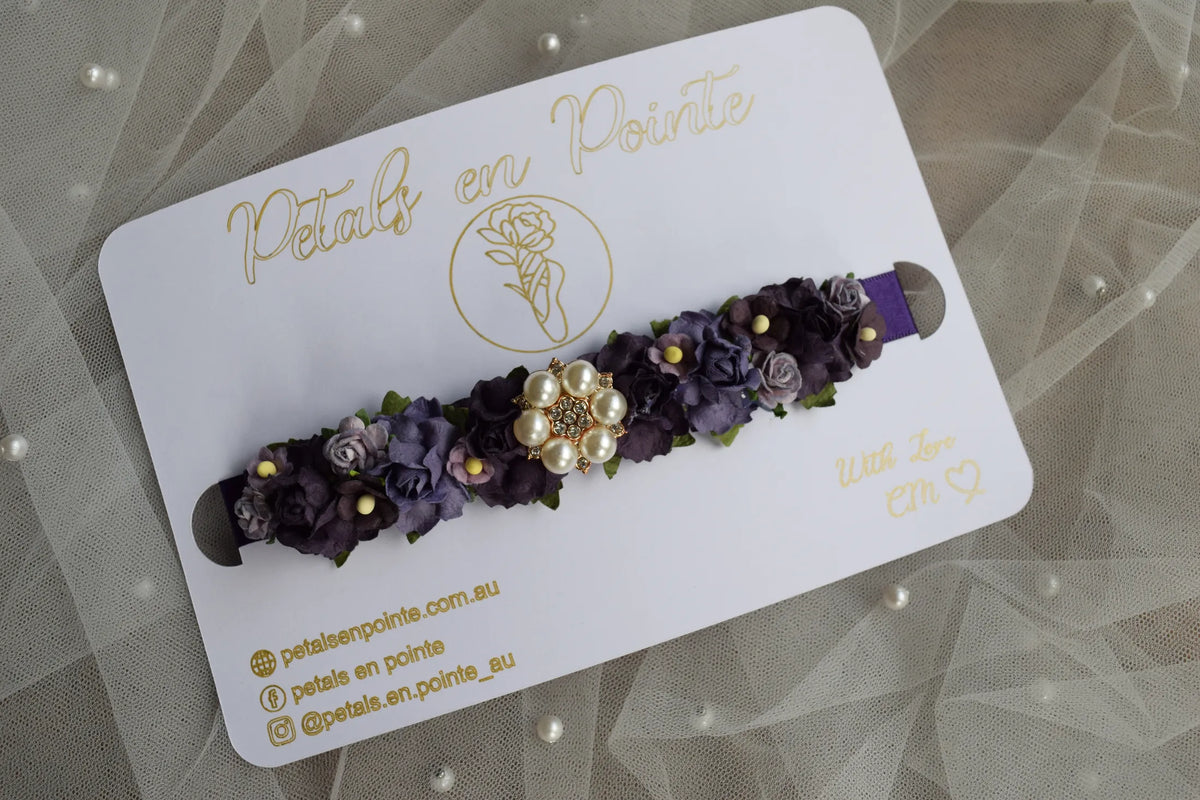 Plum Élégance Bun Wrap - Petals en Pointe