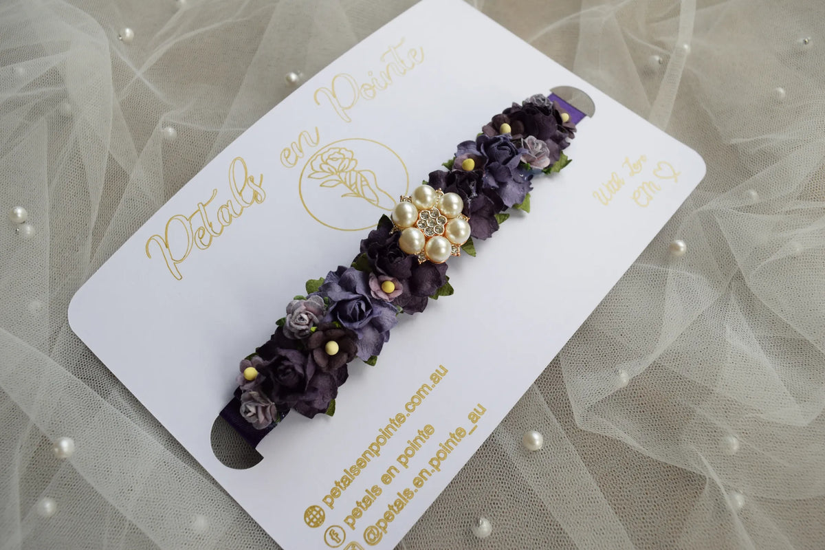 Plum Élégance Bun Wrap - Petals en Pointe