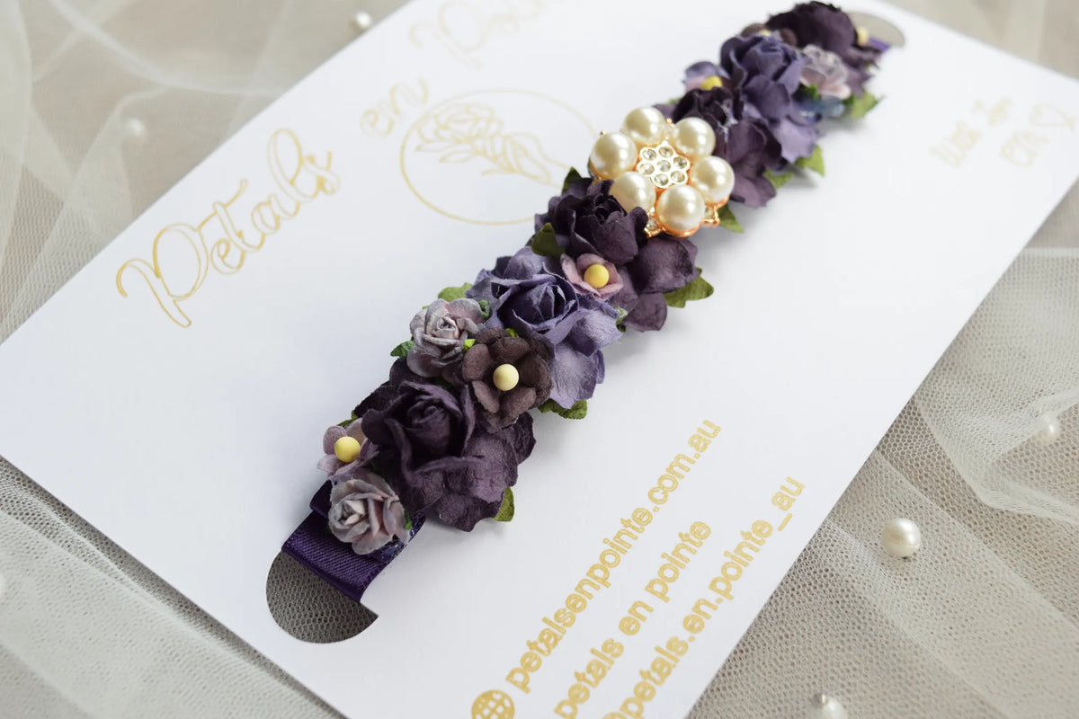 Plum Élégance Bun Wrap - Petals en Pointe