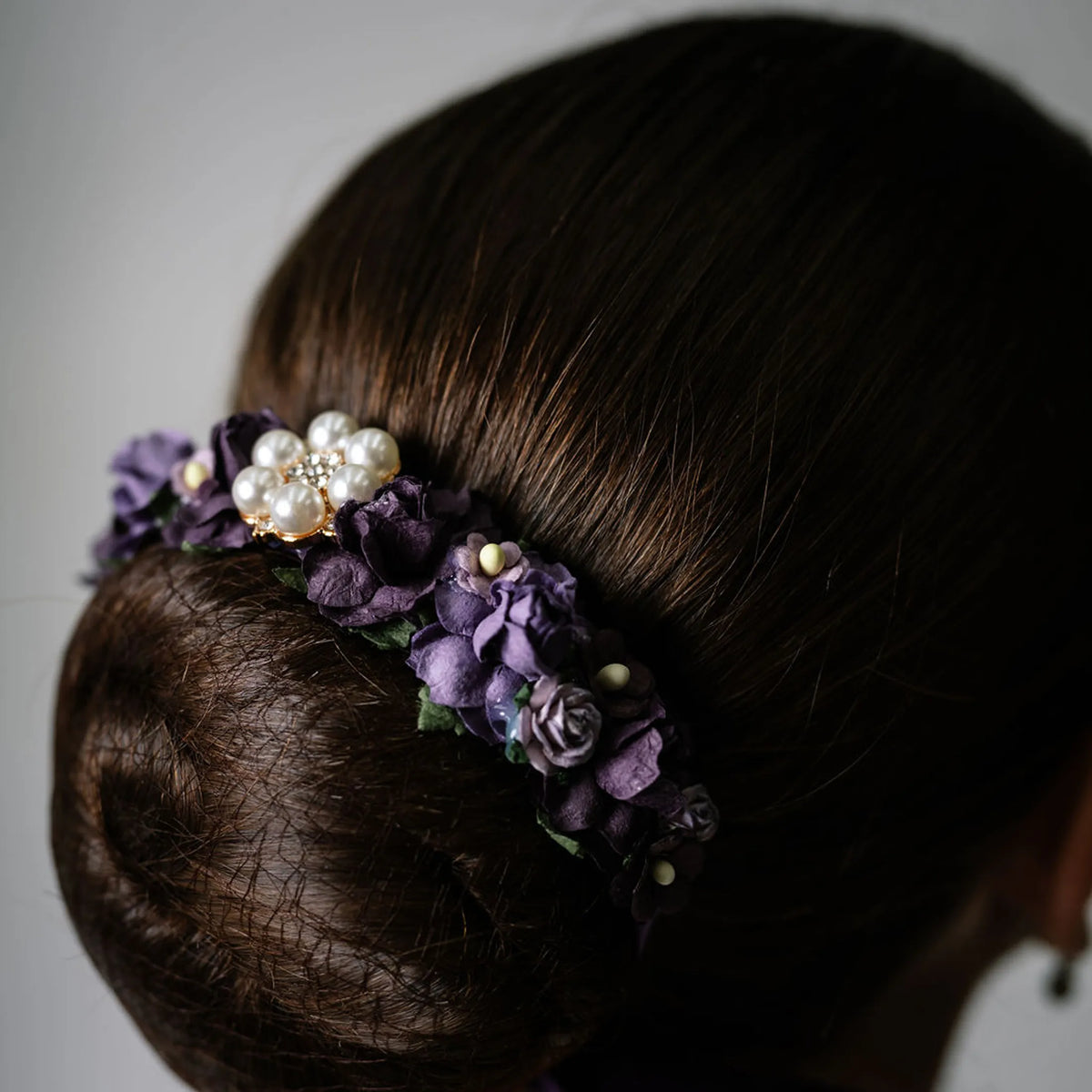 Plum Élégance Bun Wrap - Petals en Pointe