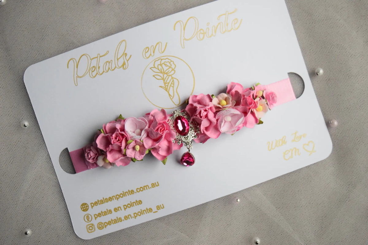 Rose Eclat Bun Wrap - Petals en Pointe